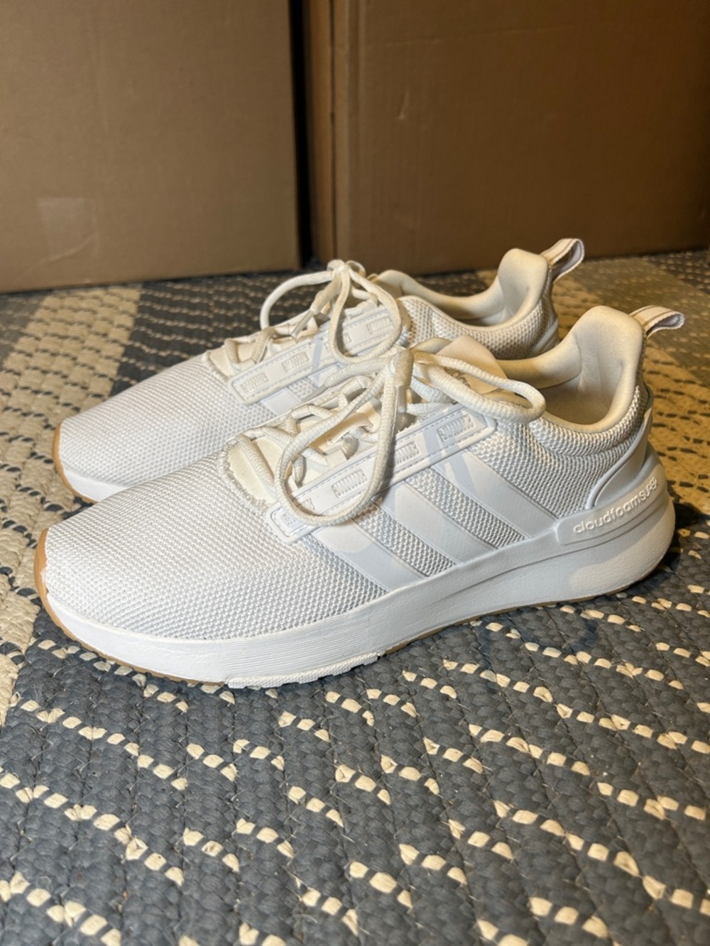 Adidas Racer tr21 white gum 9 mens